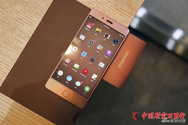 老罗情有独钟！锤子坚果Pro巧克力真机高清图赏