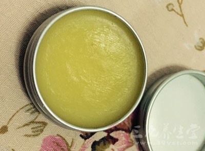 标示为江西吉安三力制药有限公司等4家企业生产的6批次麝香壮骨膏不合格