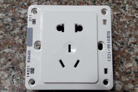 西门子插座和公牛插座哪个好？西门子插座真假辨别方法