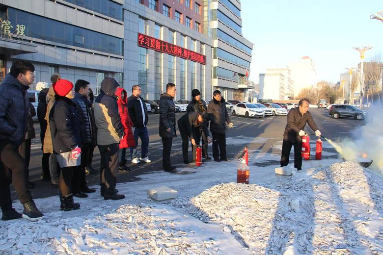 现场灭火演练3_副本.jpg