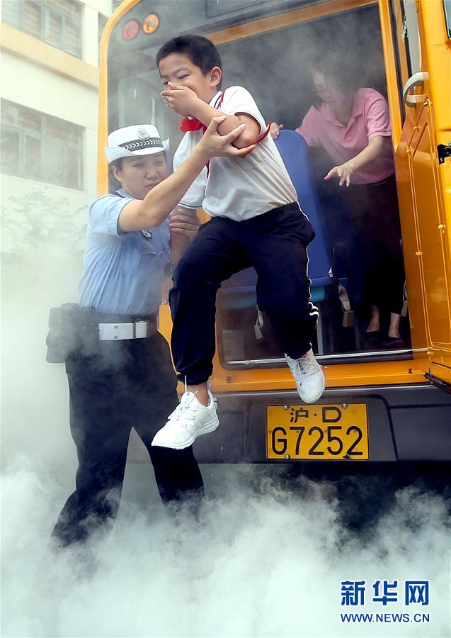 （教育）（3）学安全知识 守交通法规