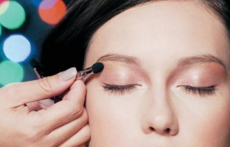 学化妆学费多少钱？