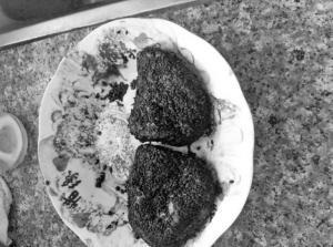 超市里买的黑芝麻洗出“墨汁水” 如何识别真假黑芝麻