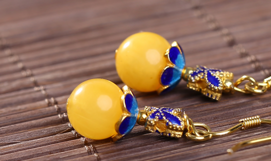 黄色蜜蜡怎么辨别真假